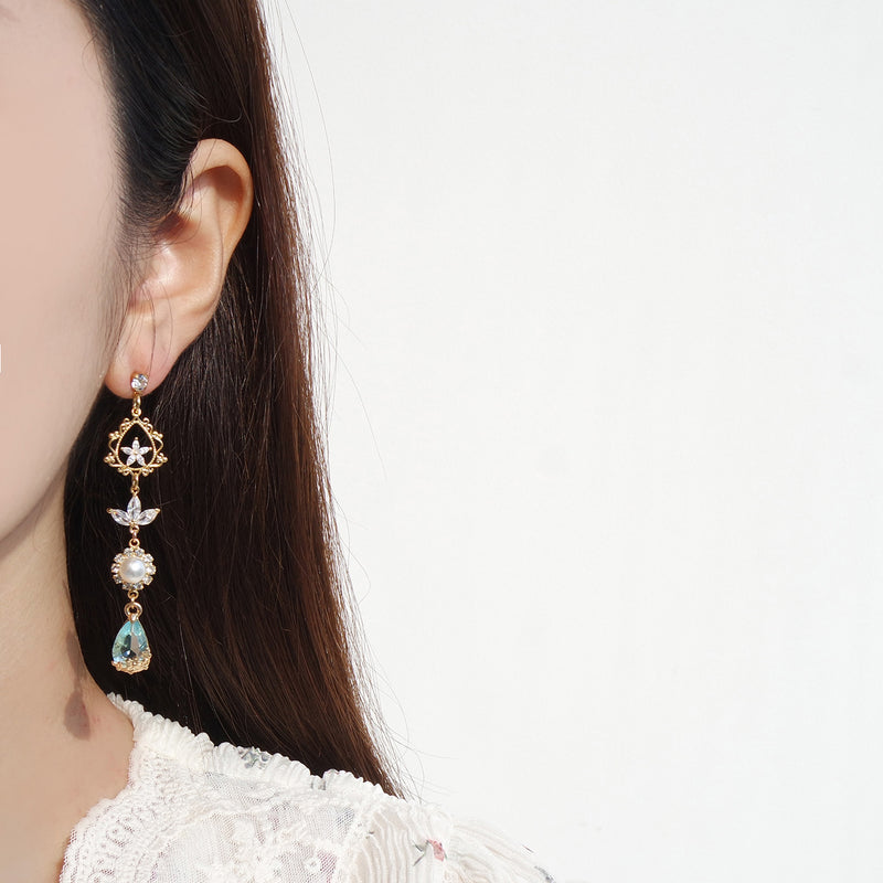 The Epilogue Of Spring Earrings [Flower Shower]