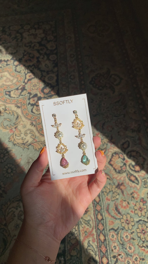 The Epilogue Of Spring Earrings [Flower Shower]